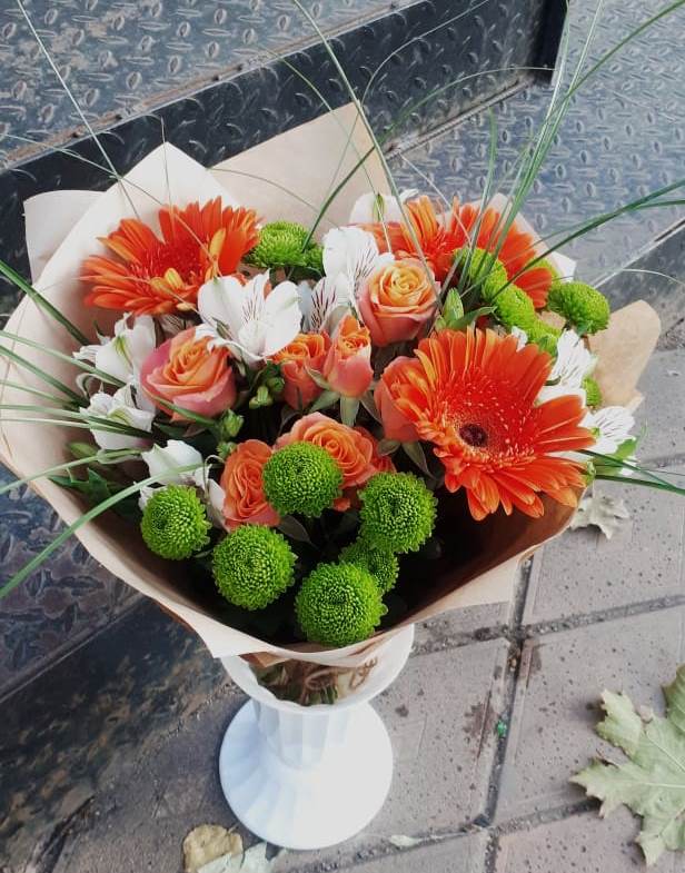 Букет цветов из: Герберы, Хризантемы, Альстромерии и Розы в Радовицкий