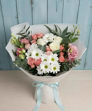 Букет цветов из:  Розы, Лизиантусы и Хризантемы в Радовицкий