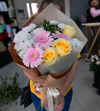 Букет цветов из:  Герберы, Розы и Хризантемы в Радовицкий
