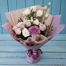 Букет цветов из:  Розы и Лизиантусы в Радовицкий
