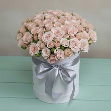 Цветочная композиция из Розы в шляпной коробке в Радовицкий