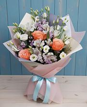 Букет цветов из:  Лизиантусы, Розы, Альстромерии и Гипсофила в Радовицкий