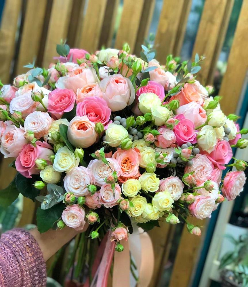 Букет цветов из: Розы в Радовицкий