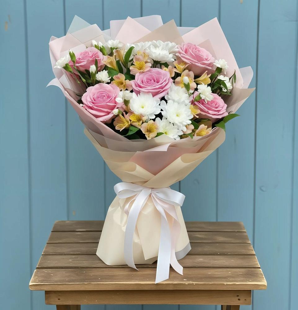 Букет цветов из: Гвоздики, Орхидеи и Розы в Радовицкий