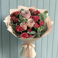 Букет цветов из:  Гвоздики и Розы в Радовицкий