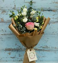 Букет цветов из:  Розы и Лизиантусы в Радовицкий