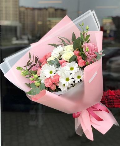 Букет цветов из: Розы, Лизиантусы и Хризантемы в Радовицкий