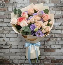 Букет цветов из:  Розы, Лизиантусы и Гвоздики в Радовицкий